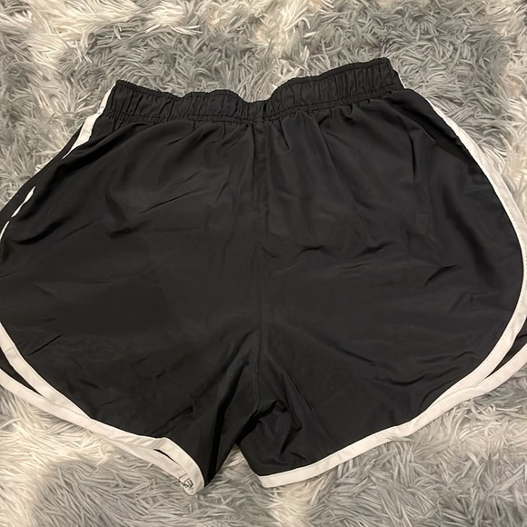 Black Nike running shorts - Picture 2 of 3